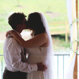 red river gorge wedding venues with photographer for hire for pictures of bride and groom